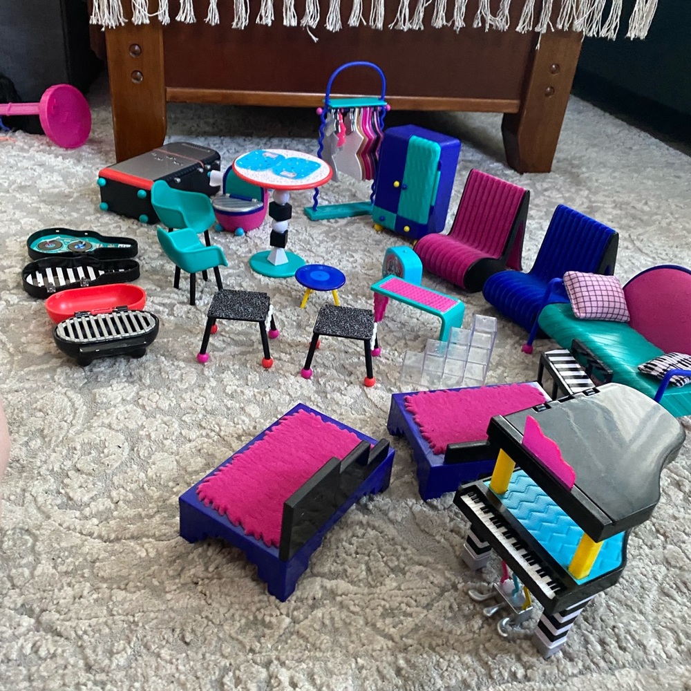 Lol surprise furniture lol